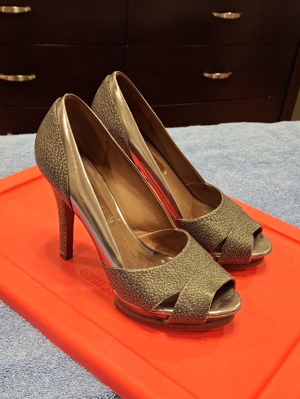 BCBGMaxAzria  Metallic Peep-Toe High Heel Pumps. Size 6.5